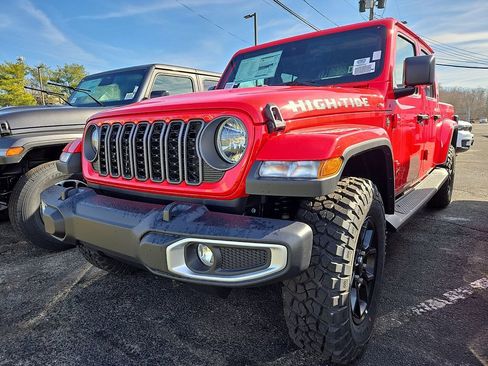 New 2025 Jeep Gladiator Sport image 2