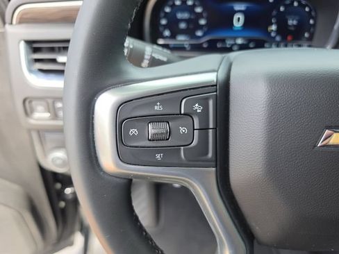 Used 2023 Chevrolet Suburban LT RWD image 32