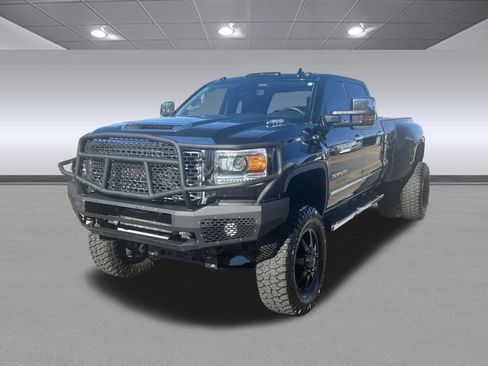Used 2017 GMC Sierra 3500 Denali w/ Duramax Plus Package image 7