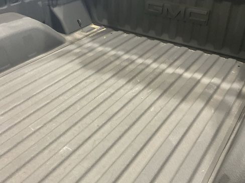 Used 2023 GMC Sierra 1500 Elevation image 21