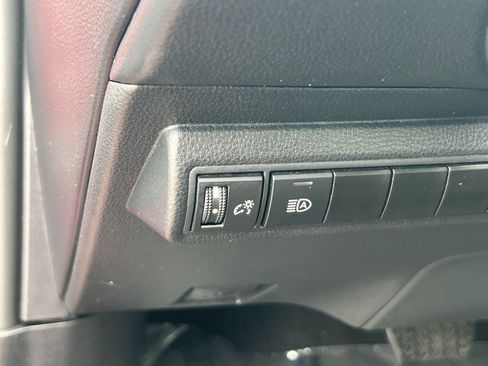 Used 2025 Toyota Corolla LE FWD image 30
