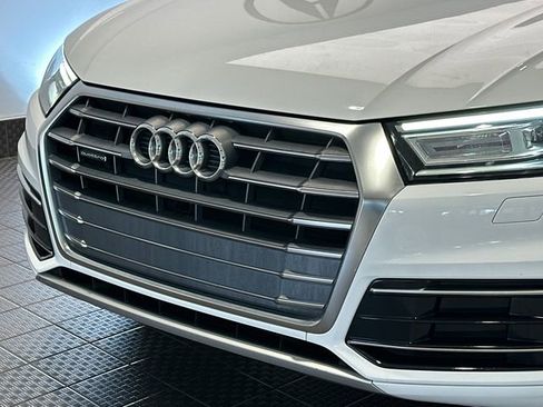 Used 2019 Audi Q5 2.0T Premium w/ Convenience Package AWD/4WD image 8
