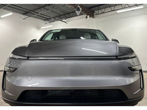 Used 2026 Tesla Model Y Long Range image 3
