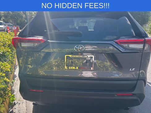 Used 2022 Toyota RAV4 LE FWD image 6