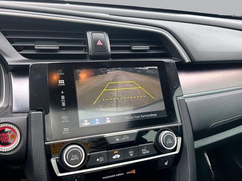 Used 2018 Honda Civic Touring image 27