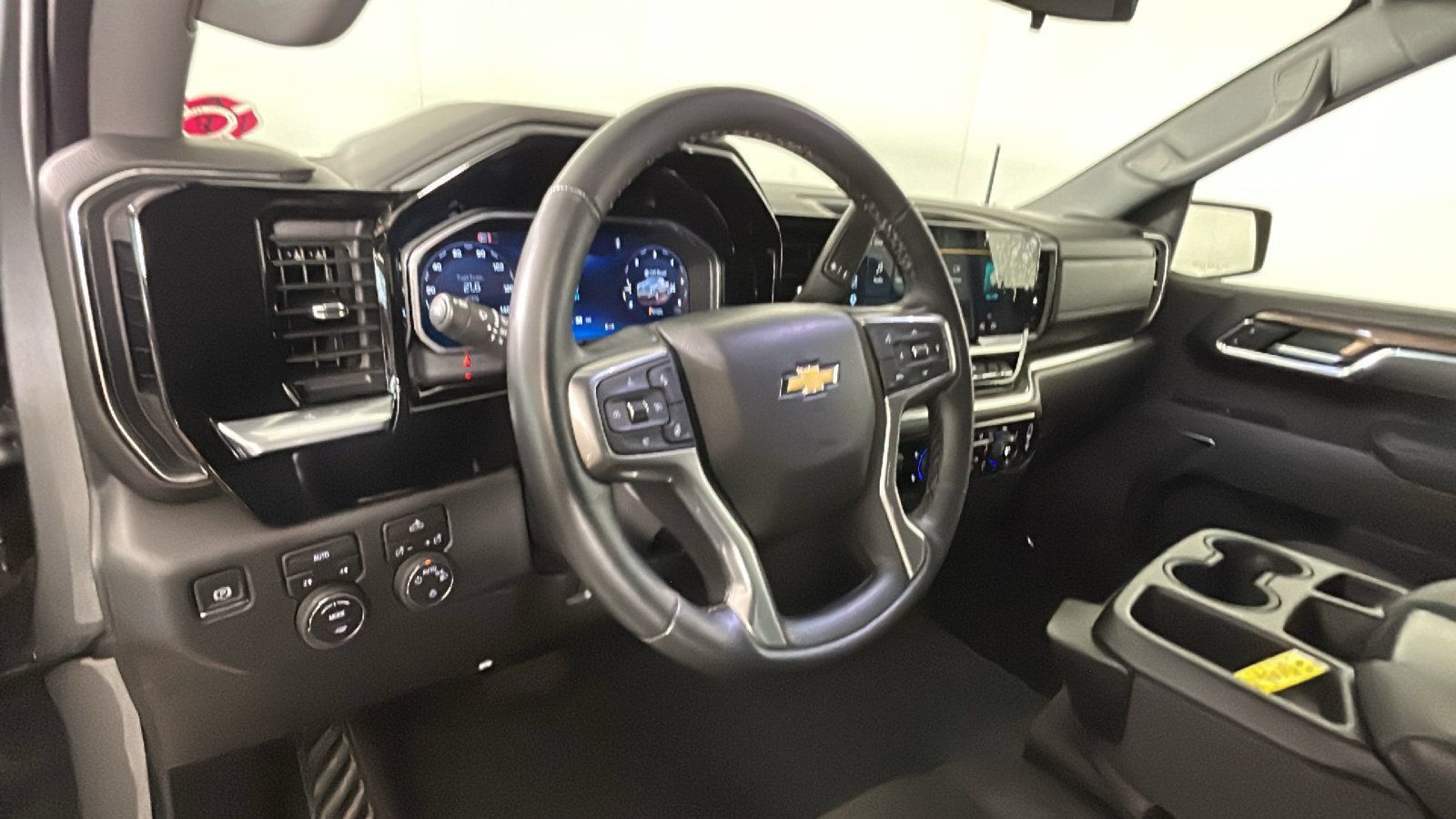 Used 2026 Chevrolet Silverado 1500 LT AWD/4WD image 16