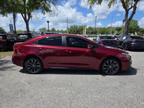 Used 2024 Toyota Corolla SE FWD image 2