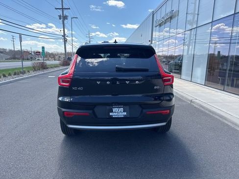 Certified 2025 Volvo XC40 B5 Plus AWD/4WD image 4