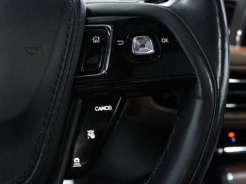 Used 2022 Lincoln Aviator Reserve w/ Equipment Group 201A image 22