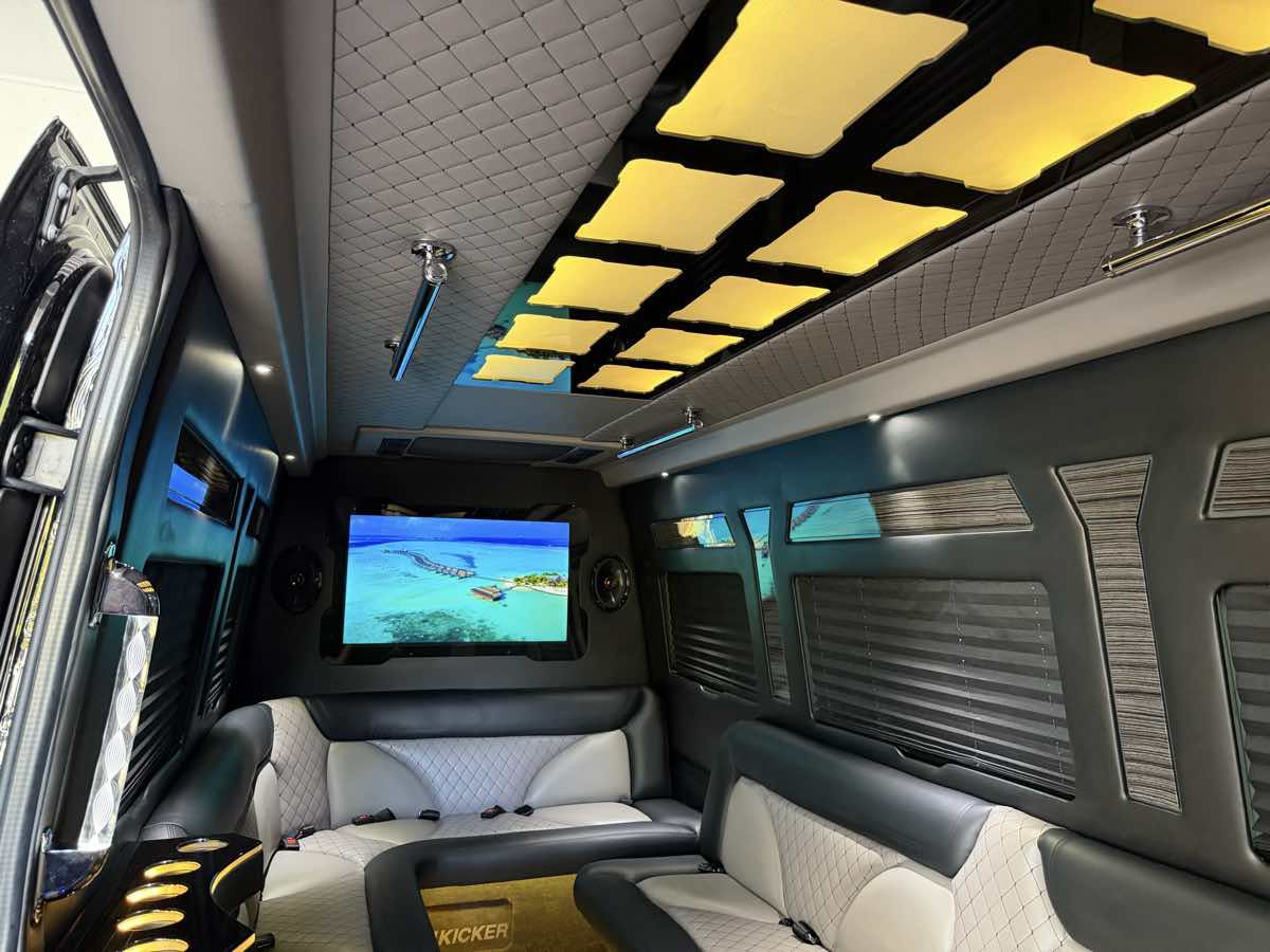 Used 2022 Mercedes-Benz Sprinter 3500 image 21
