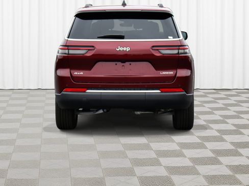 New 2025 Jeep Grand Cherokee L Laredo image 33