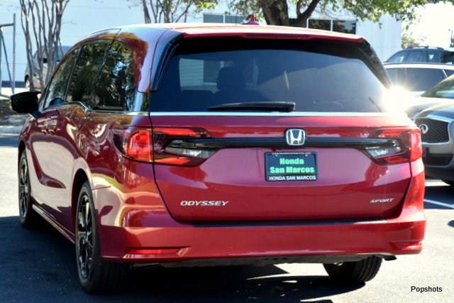 Certified 2024 Honda Odyssey Sport image 4