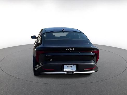 Used 2025 Kia K4 LXS image 11