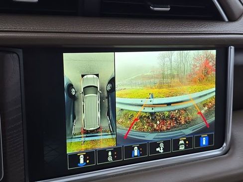 Used 2022 GMC Yukon XL Denali image 17