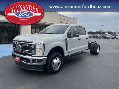 New 2025 Ford F350 XL w/ XL Chrome Package image 1