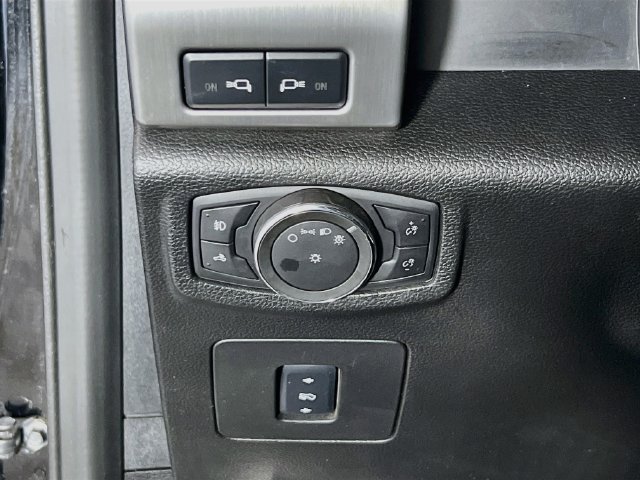 Used 2017 Ford F150 Platinum w/ Technology Package AWD/4WD image 21