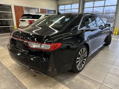 Used 2018 Lincoln Continental Reserve w/ Continental Climate Package image 9