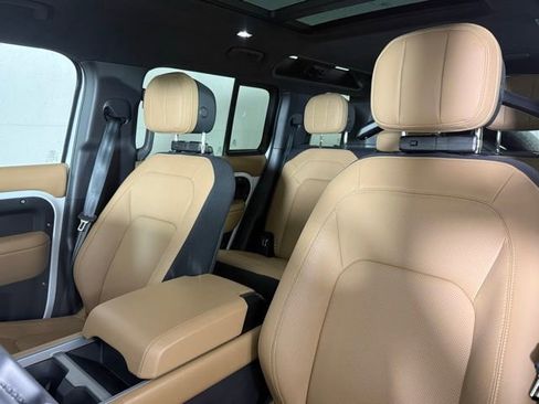 Certified 2025 Land Rover Defender 110 V8 AWD/4WD image 15