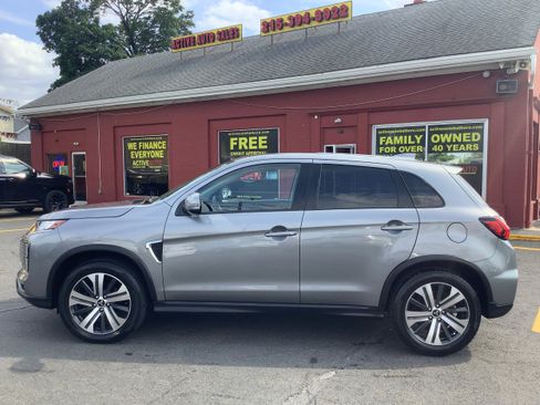 Used 2021 Mitsubishi Outlander Sport SE image 4