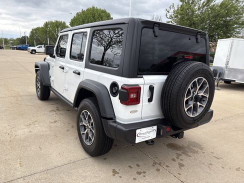 Used 2024 Jeep Wrangler Unlimited Sport AWD/4WD image 8
