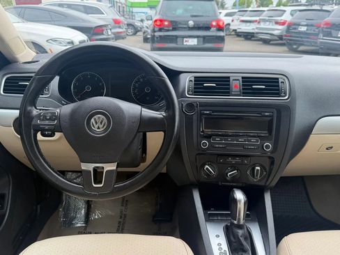 Used 2013 Volkswagen Jetta SE FWD image 14