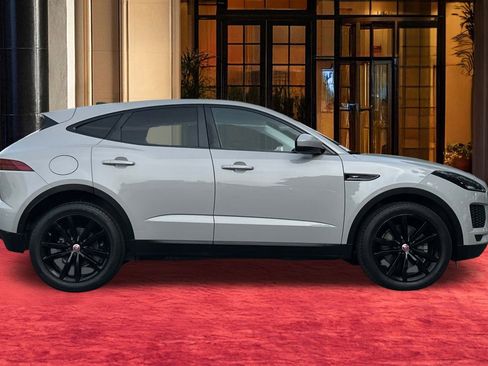 Used 2020 Jaguar E-PACE SE image 9