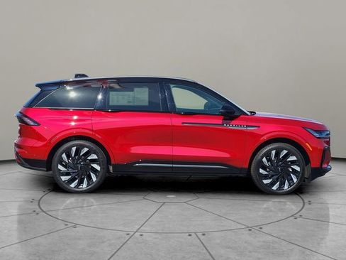 Certified 2024 Lincoln Nautilus Reserve w/ Jet Appearance Package (87T) AWD/4WD image 13