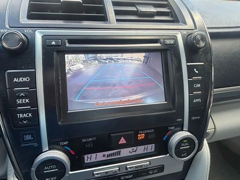 Used 2012 Toyota Camry XLE w/ Leather Pkg image 33