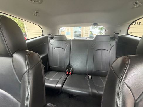 Used 2017 Chevrolet Traverse LT image 10