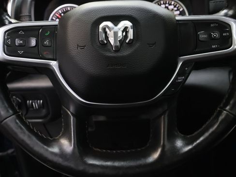 Used 2019 RAM 1500 Laramie AWD/4WD image 18