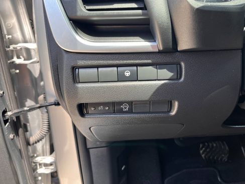 Used 2023 Nissan Rogue SV AWD/4WD image 21