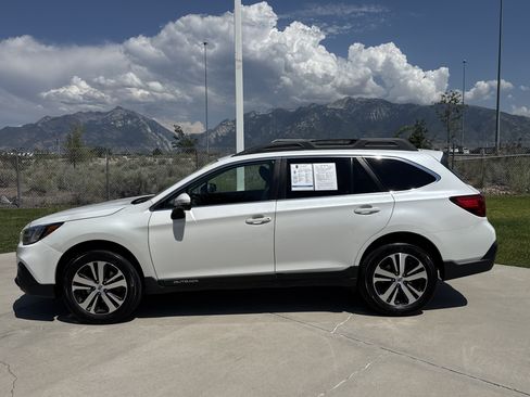 Used 2019 Subaru Outback 2.5i Limited AWD/4WD image 2