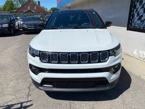 Used 2025 Jeep Compass Limited AWD/4WD image 5