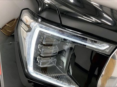 Used 2021 GMC Yukon Denali w/ Denali Premium Package AWD/4WD image 37