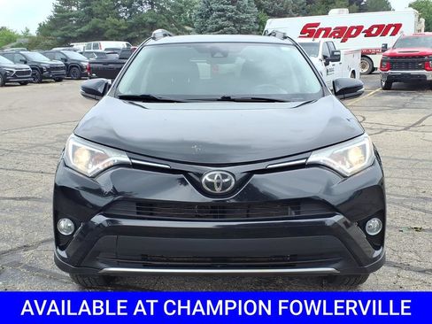 Used 2018 Toyota RAV4 XLE AWD/4WD image 2
