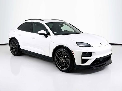 New 2025 Porsche Macan Turbo Electric image 7