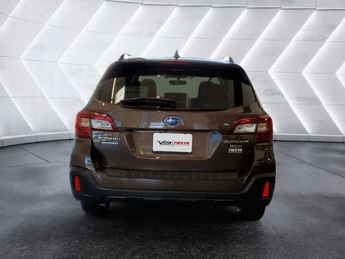 Used 2019 Subaru Outback 3.6R Touring w/ Popular Package #3A AWD/4WD image 5