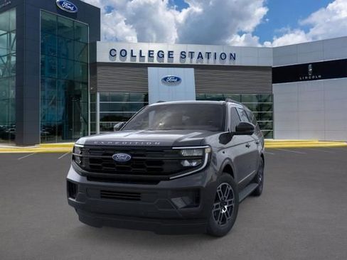 New 2025 Ford Expedition Active image 2