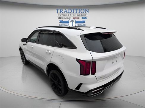 Used 2023 Kia Sorento SX image 2