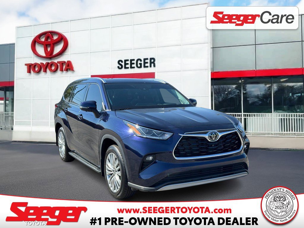 Used 2023 Toyota Highlander Platinum FWD image 1