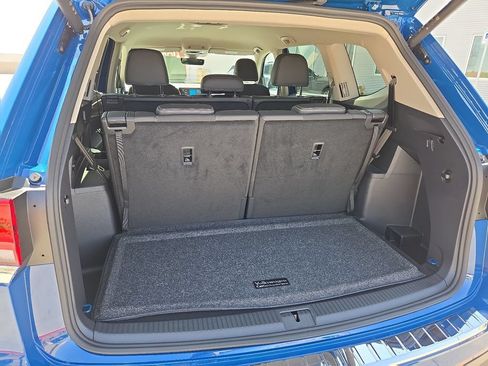 Used 2025 Volkswagen Atlas SE FWD image 16