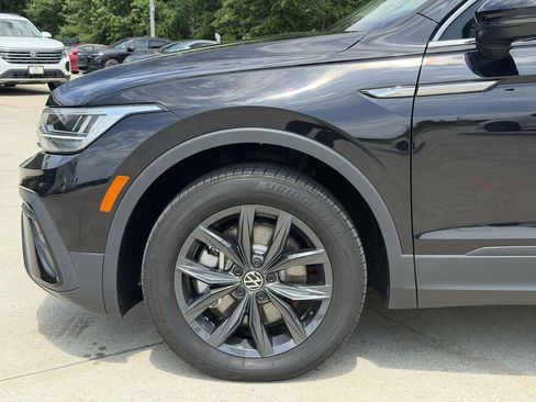 Used 2024 Volkswagen Tiguan SE FWD image 6