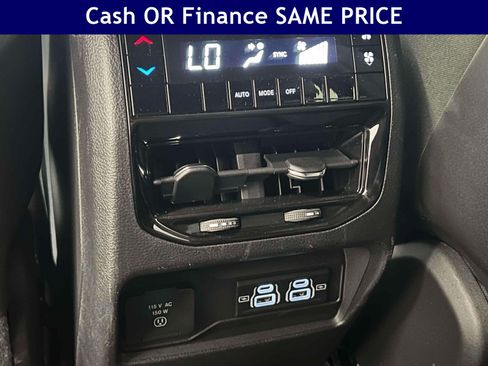 Used 2025 Jeep Grand Cherokee L Altitude AWD/4WD image 16