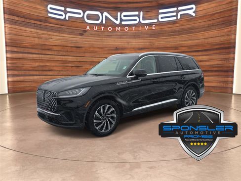 Used 2025 Lincoln Aviator AWD image 1