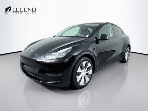 Used 2021 Tesla Model Y Long Range AWD/4WD image 1