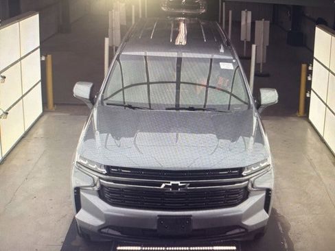 Used 2022 Chevrolet Suburban RST w/ Luxury Package image 2