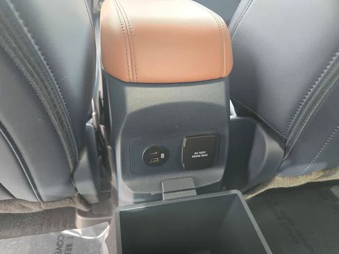 Used 2022 Ford Maverick Lariat w/ Lariat Luxury Package FWD image 12
