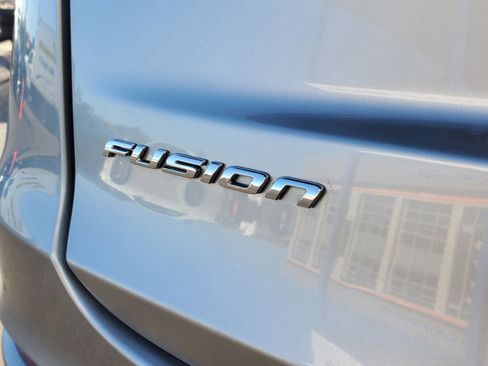 Used 2020 Ford Fusion SE image 8