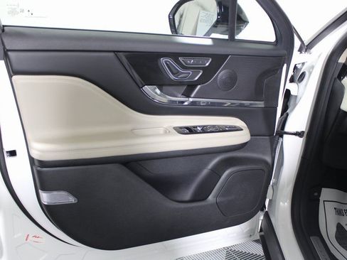 Used 2025 Lincoln Corsair Grand Touring image 20