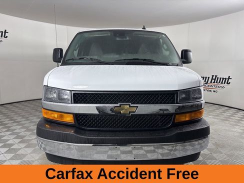 Used 2024 Chevrolet Express 3500 LT w/ LT Preferred Equipment Group image 3